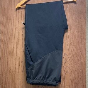 URBEST Women's Black Maternity Leggings. NWT. Size XXL. Inseam 32 Inches.